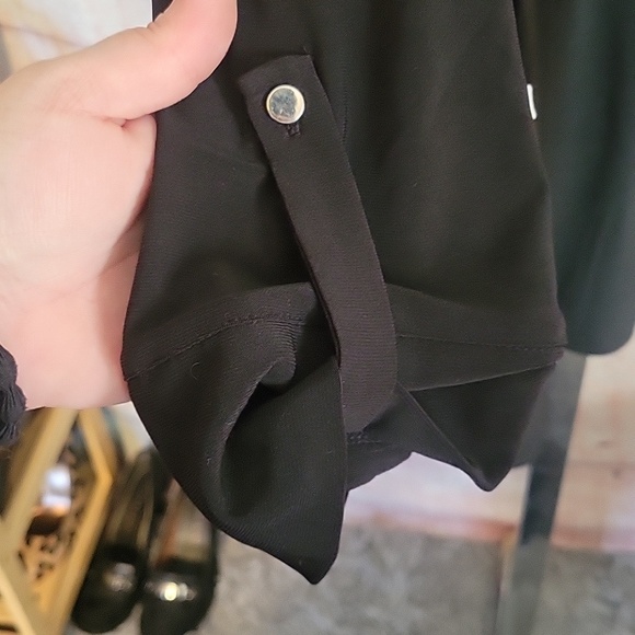 Avenue Black Lace Blouse - Picture 5 of 8